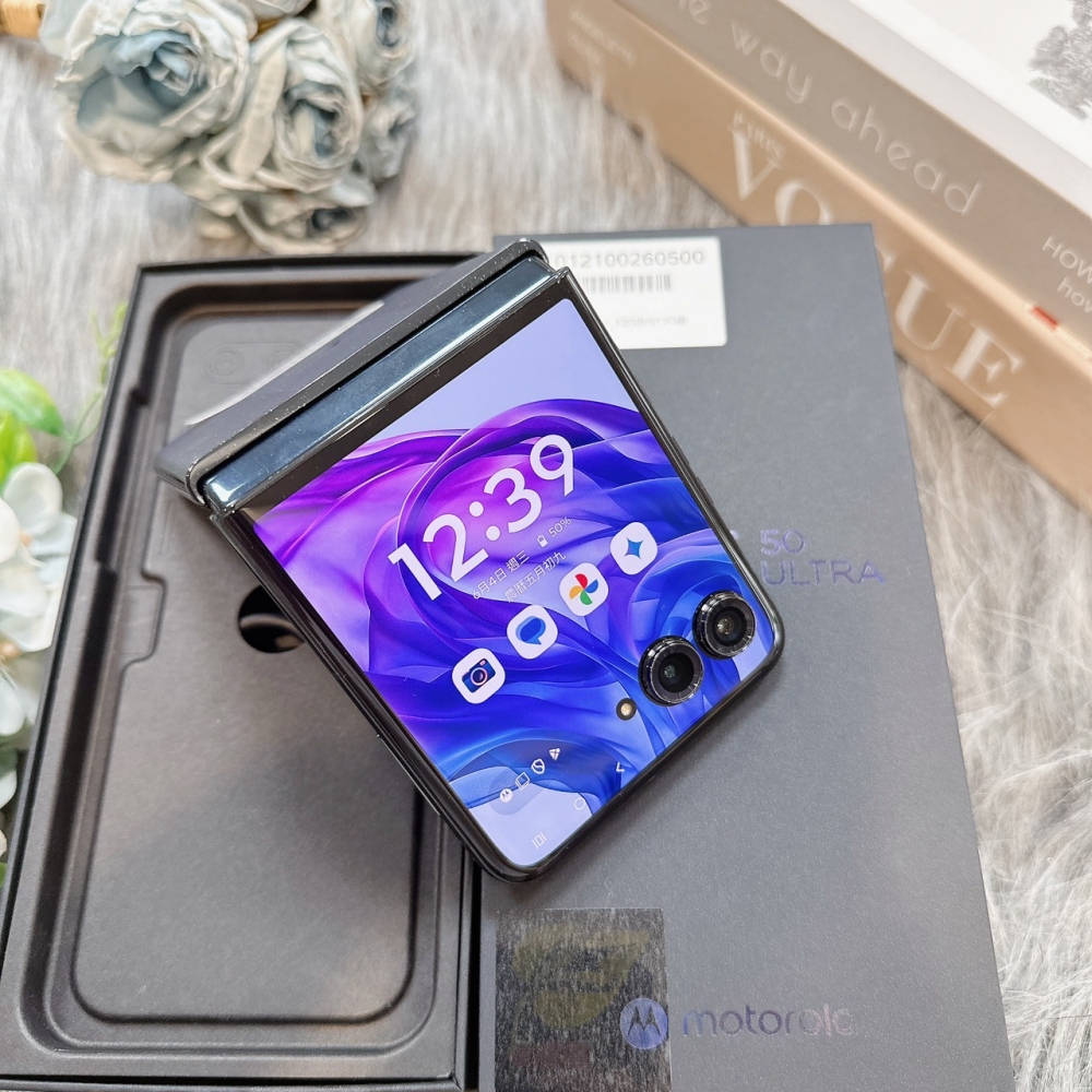 二手Moto Razr 50 Ultra 12+512G藍色*98258(太電保固）