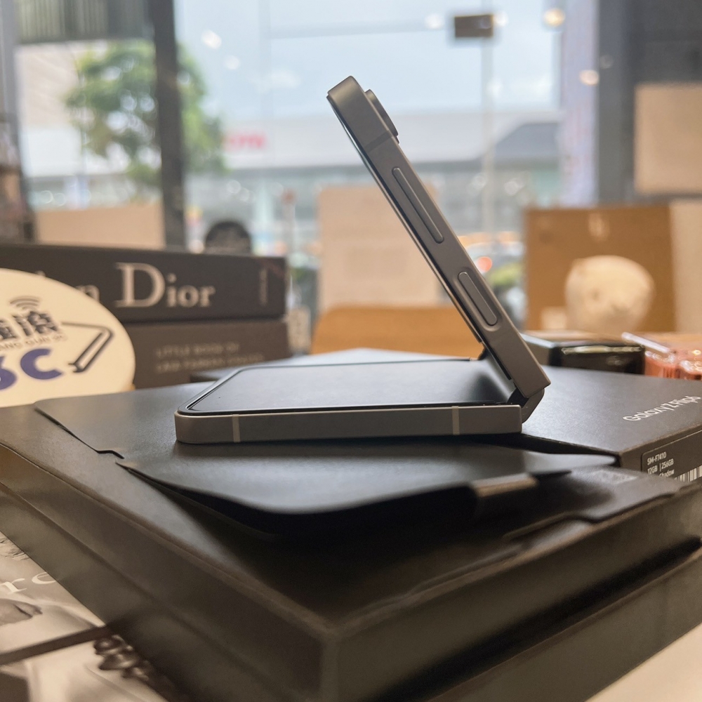 二手Samsung Z Flip6-12+256G銀*59109（原廠保內）