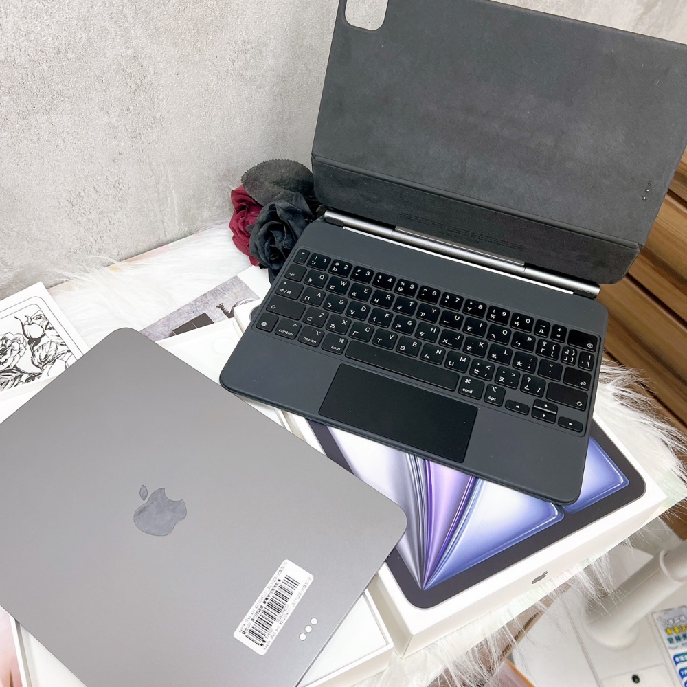 佳里-二手 iPad Air M2 11寸 512G #PMQT0 （含巧控鍵盤）