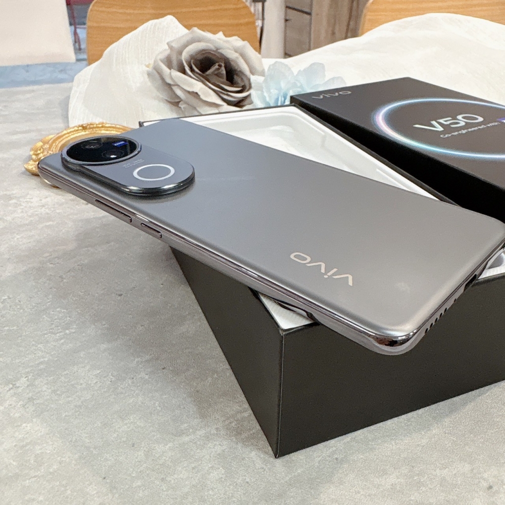 二手 vivo V50 12+256G 黑色*21619 (原廠保固內)