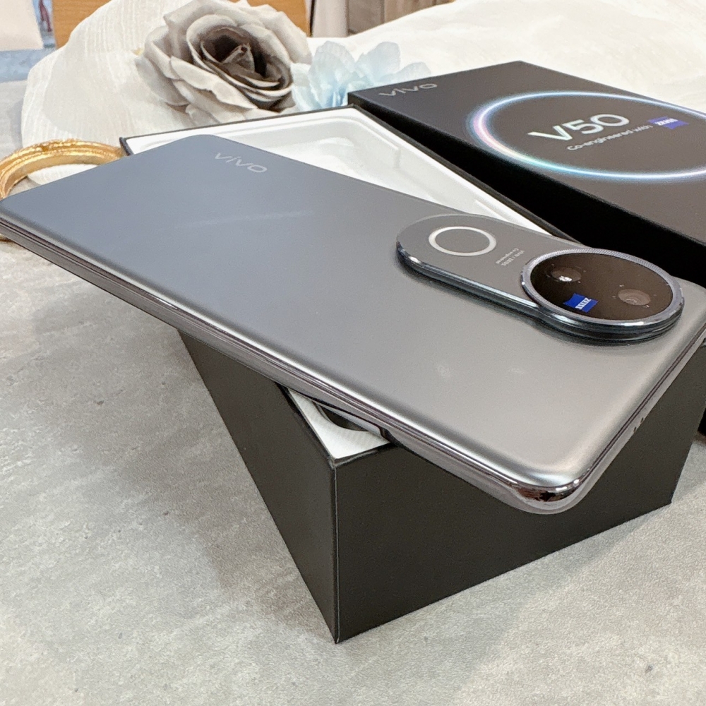 二手 vivo V50 12+256G 黑色*21619 (原廠保固內)