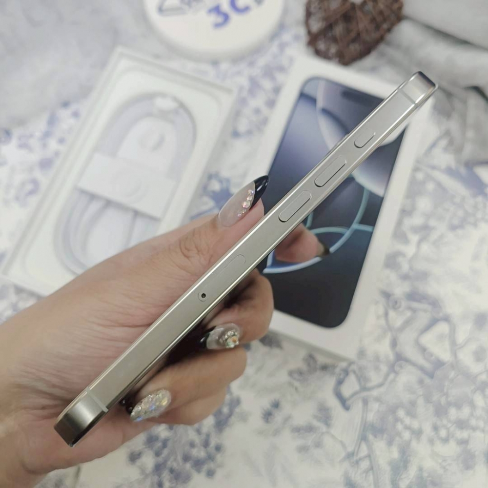 歸仁-二手iPhone16 Pro 256G 白色 #77774（原廠保固）