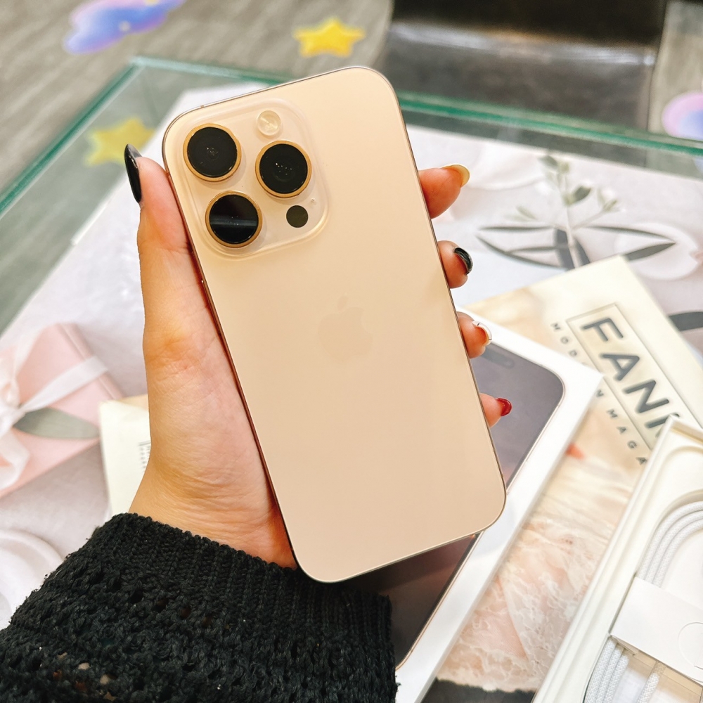 二手16 Pro 256G 金色*16252 (店保365天）
