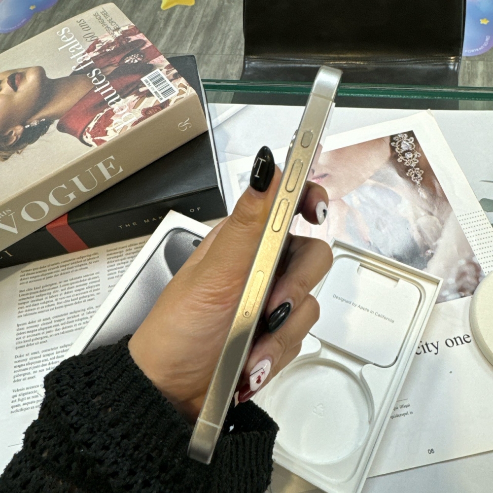 二手 15Pro256G原色*69822（店保365天）