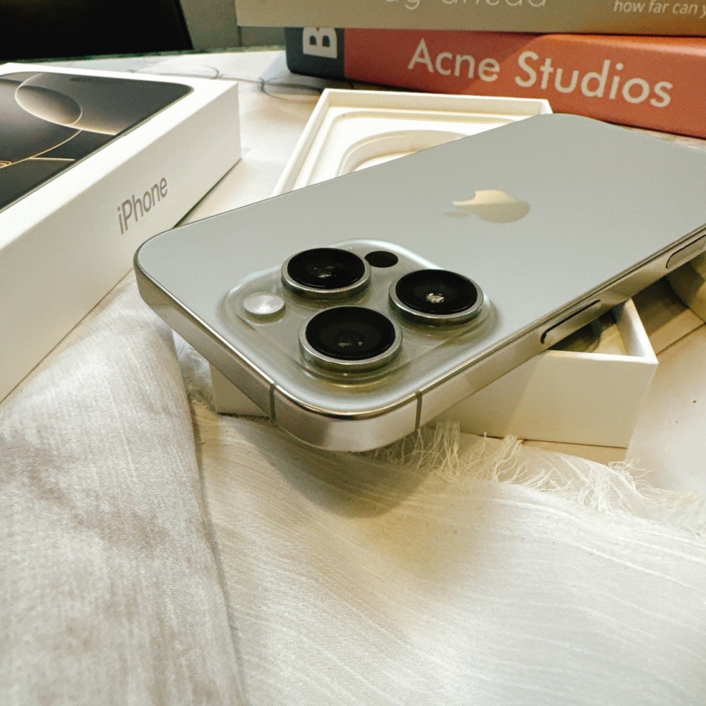 二手16 Pro 512G 原色*85643 (店保365天）