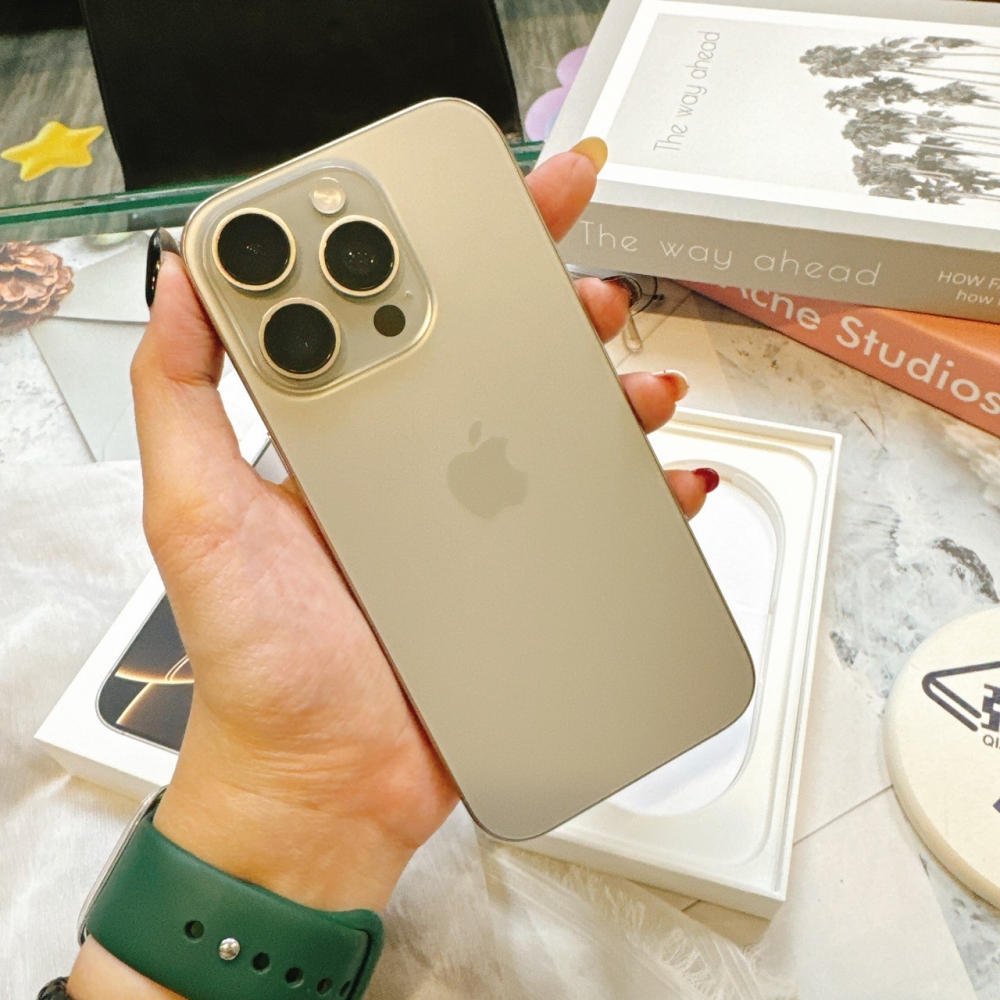 二手16 Pro 512G 原色*85643 (店保365天）