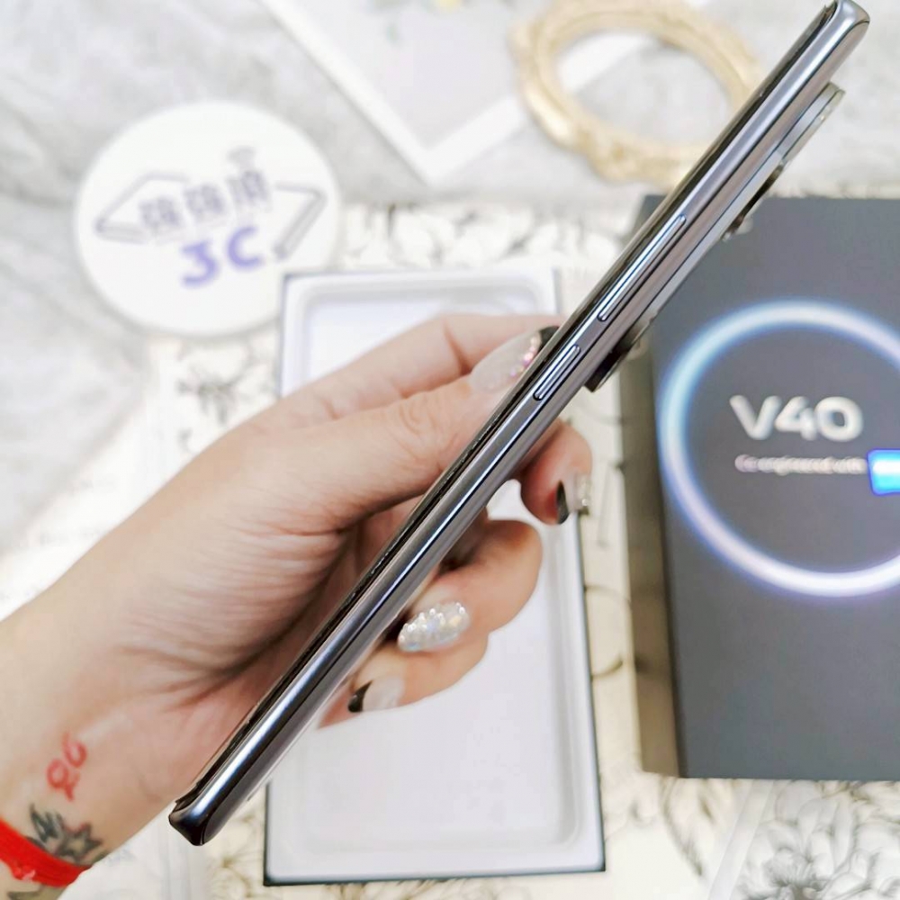 歸仁-二手 VIVO V40 12+512G 灰色＃55036(原廠保內)