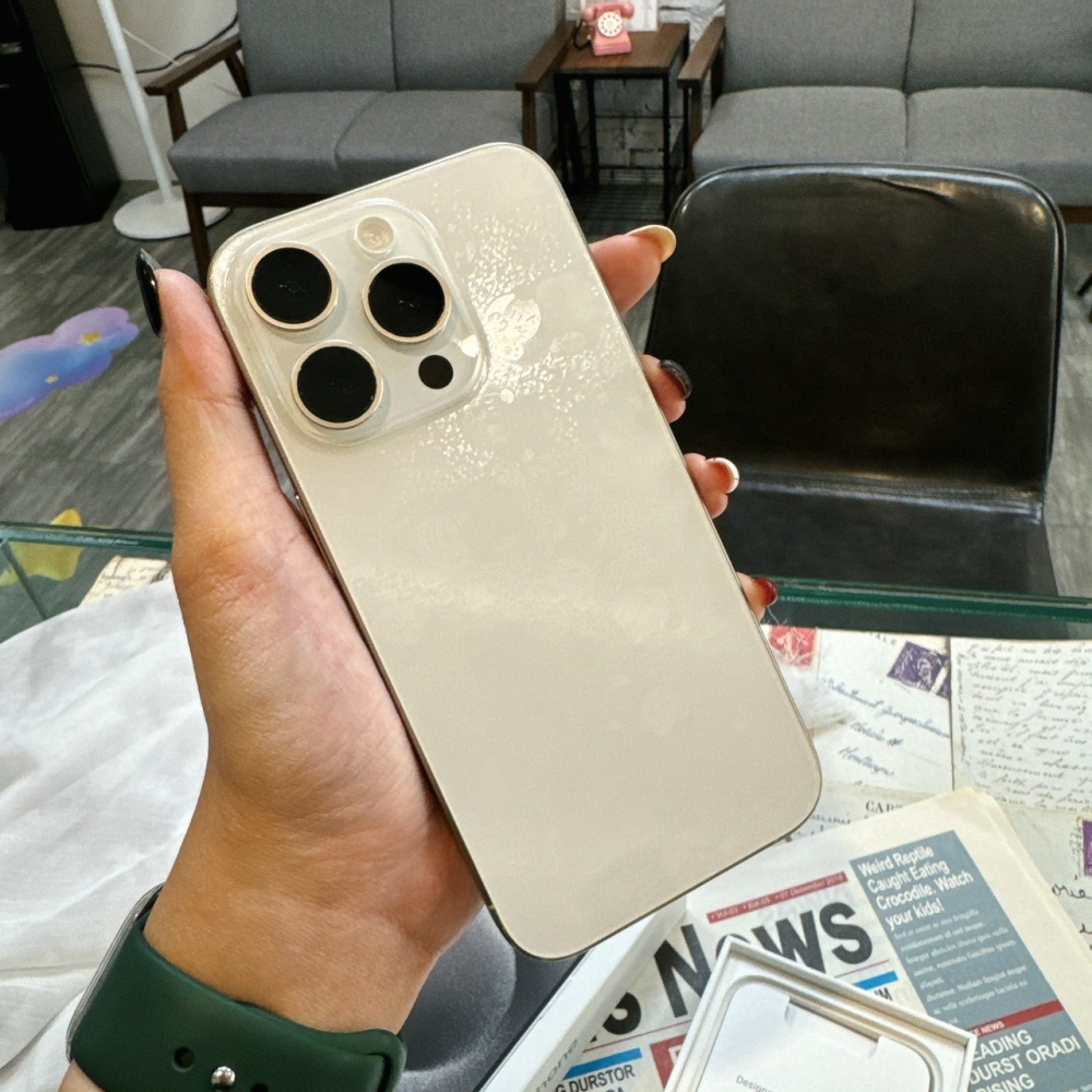 二手15 Pro 256G 白色*69822 (店保365天）