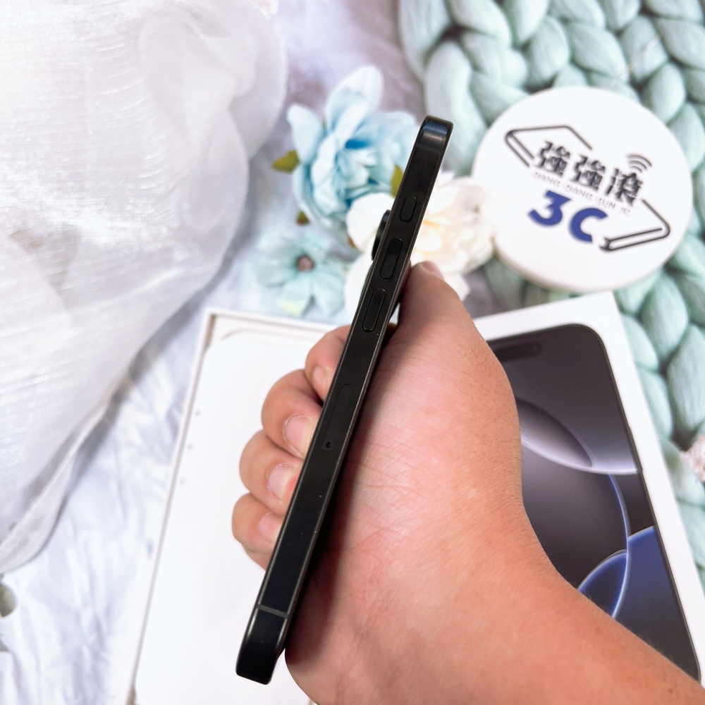 二手 16Pro512G 黑色*83098（原廠保內）