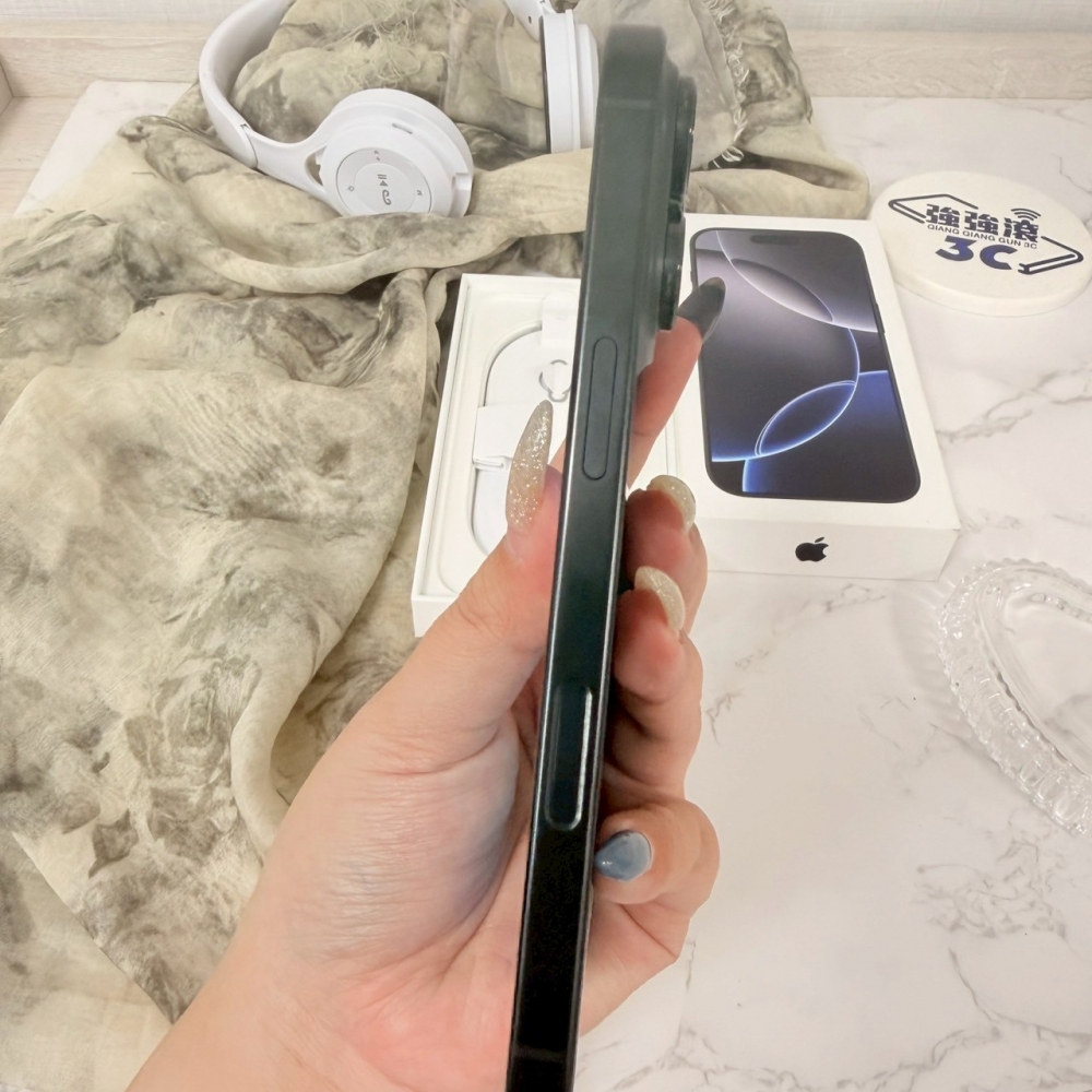 二手 16Pro256G 黑色*18818（原廠保內）