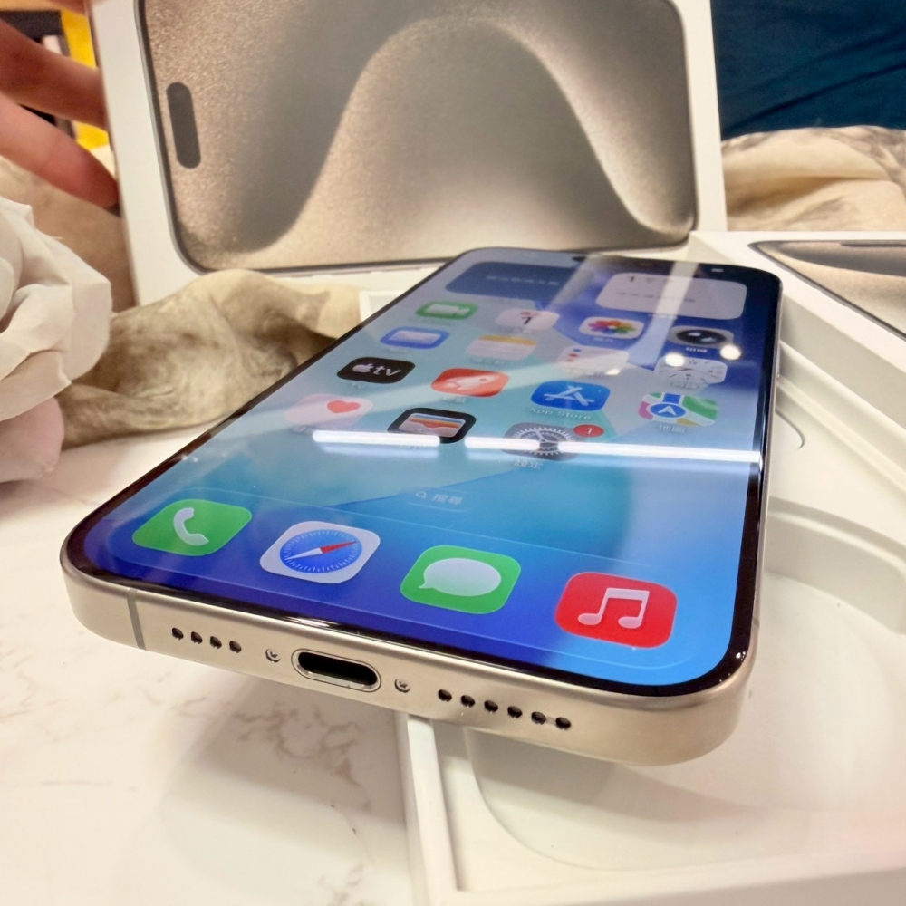 二手 iPhone15ProMax 256G 原色*69380(店家保固）