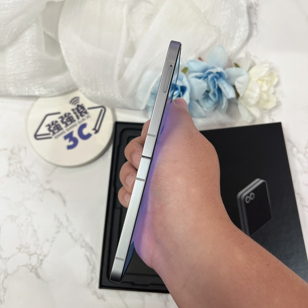 二手 三星Z flip 6 12+512g 銀  *46763（店保90天）