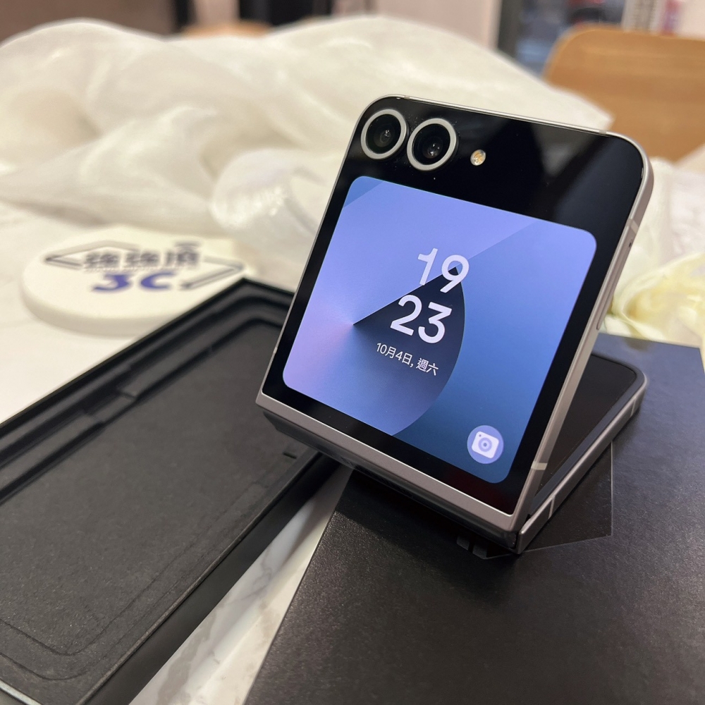 二手 三星Z flip 6 12+512g 銀  *46763（店保90天）