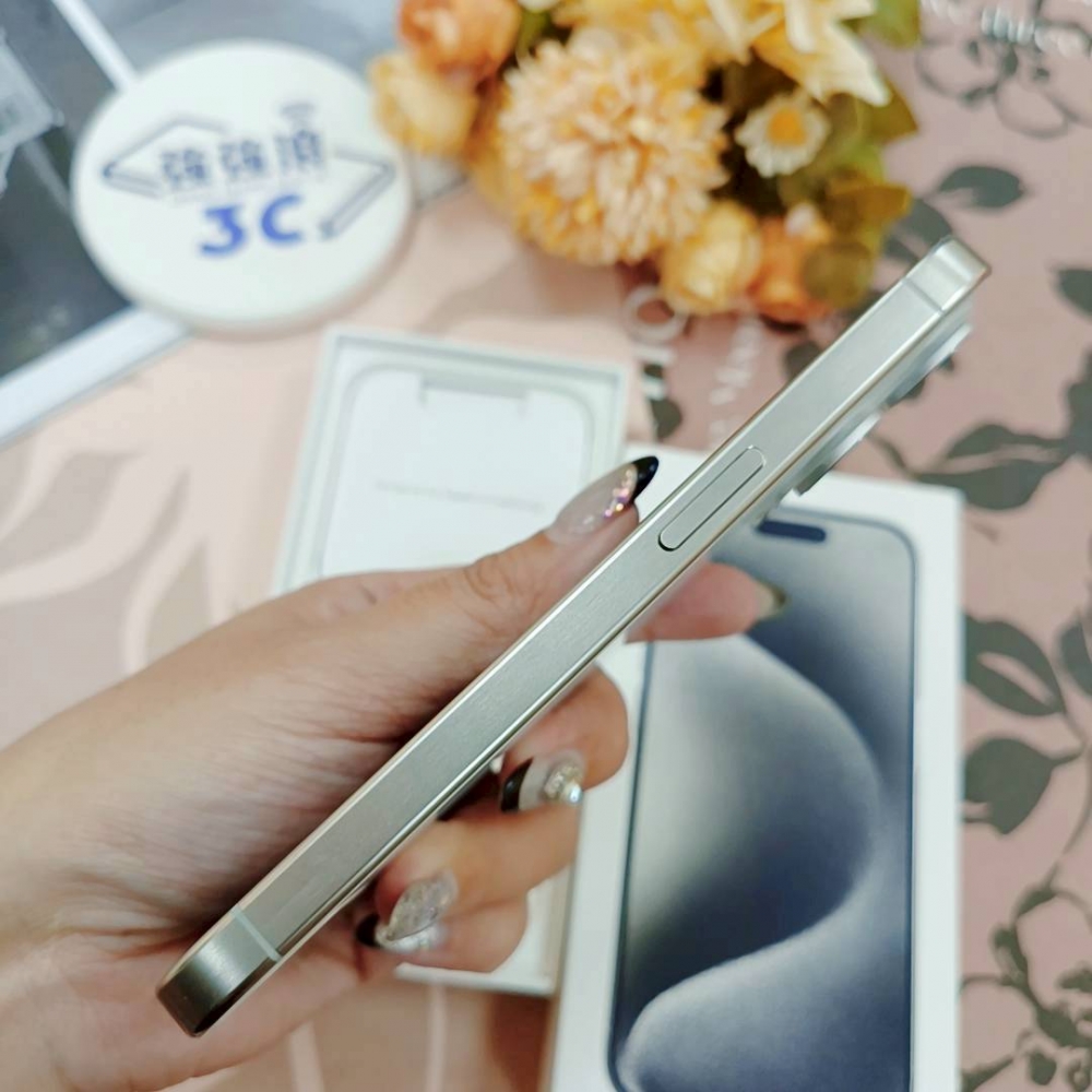 歸仁-二手 IPhone15pro 256G 白色#85948（店家保固365天）