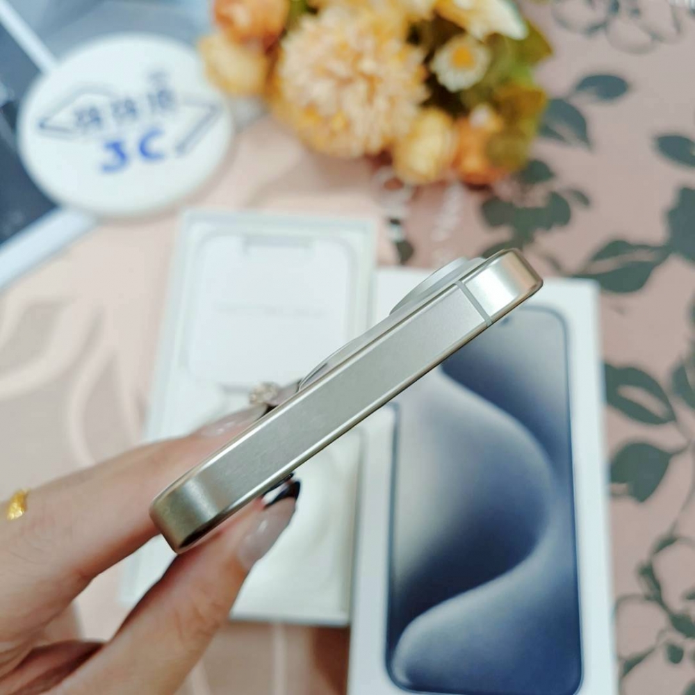 歸仁-二手 IPhone15pro 256G 白色#85948（店家保固365天）