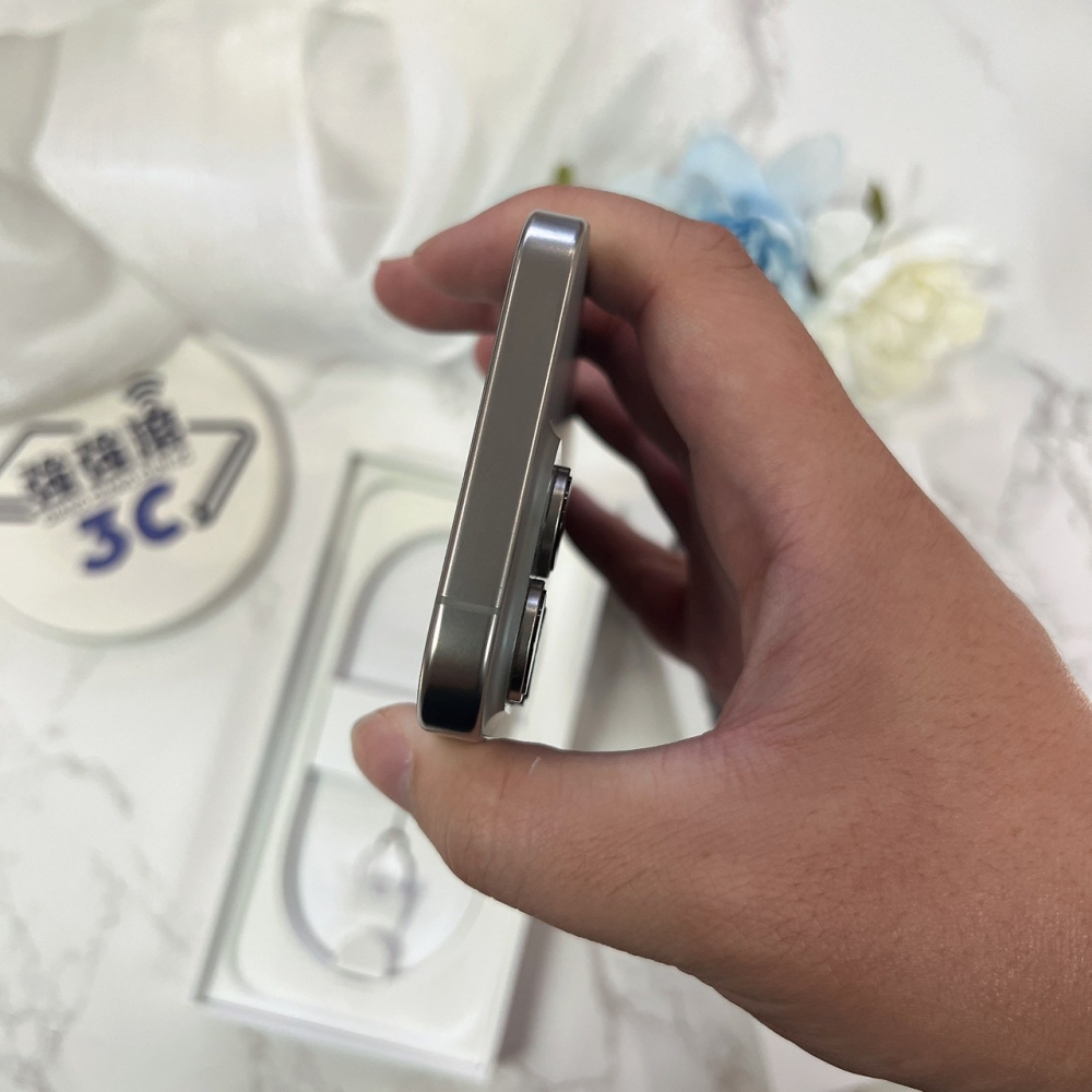 二手 16Pro256G 原色*77225(原廠保)