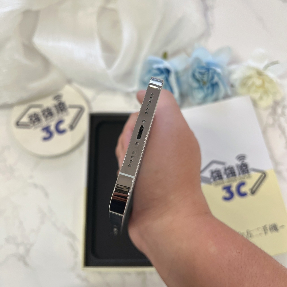 二手 13Promax128G 銀色*62960 (店家保固365天)