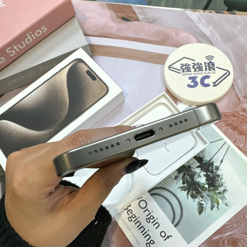 二手 iPhone 15 Pro Max 256G 原鈦色*93640(店保365天）