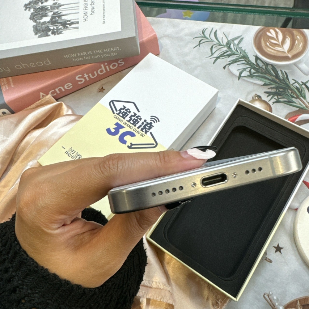 二手 iPhone 15Pro128G 白色*18413 (店家保固365天)