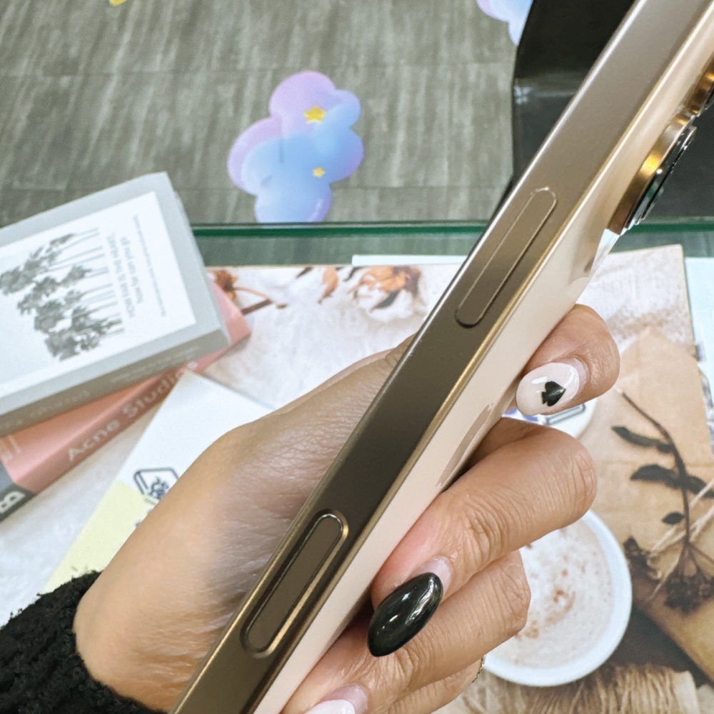 二手 IPHONE 16Pro256G 金色*19053(店保365天)