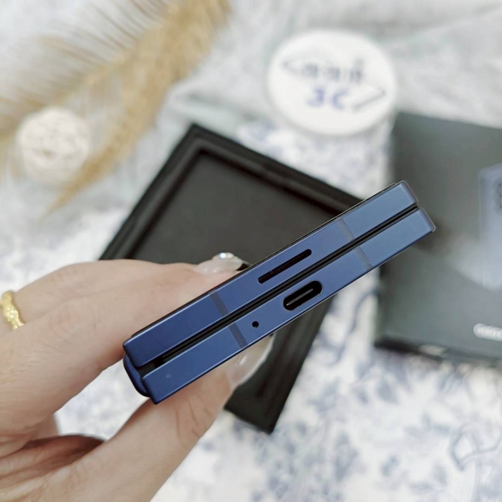 歸仁-二手 Z Fold6 12+256G藍色# 19761（原廠保內）