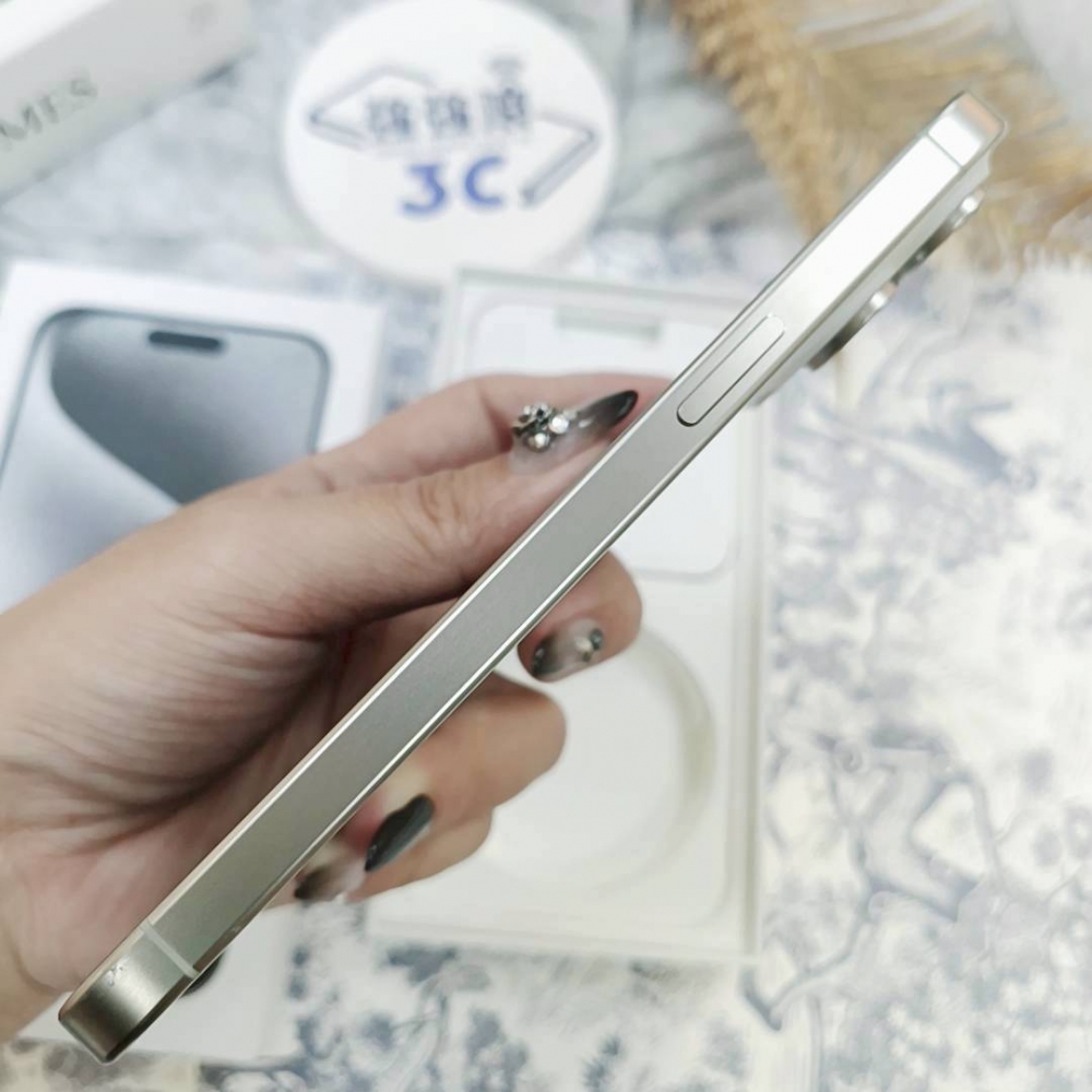 歸仁-二手 iphone 15pro max 256G 白色# 85138（店家保固365天）