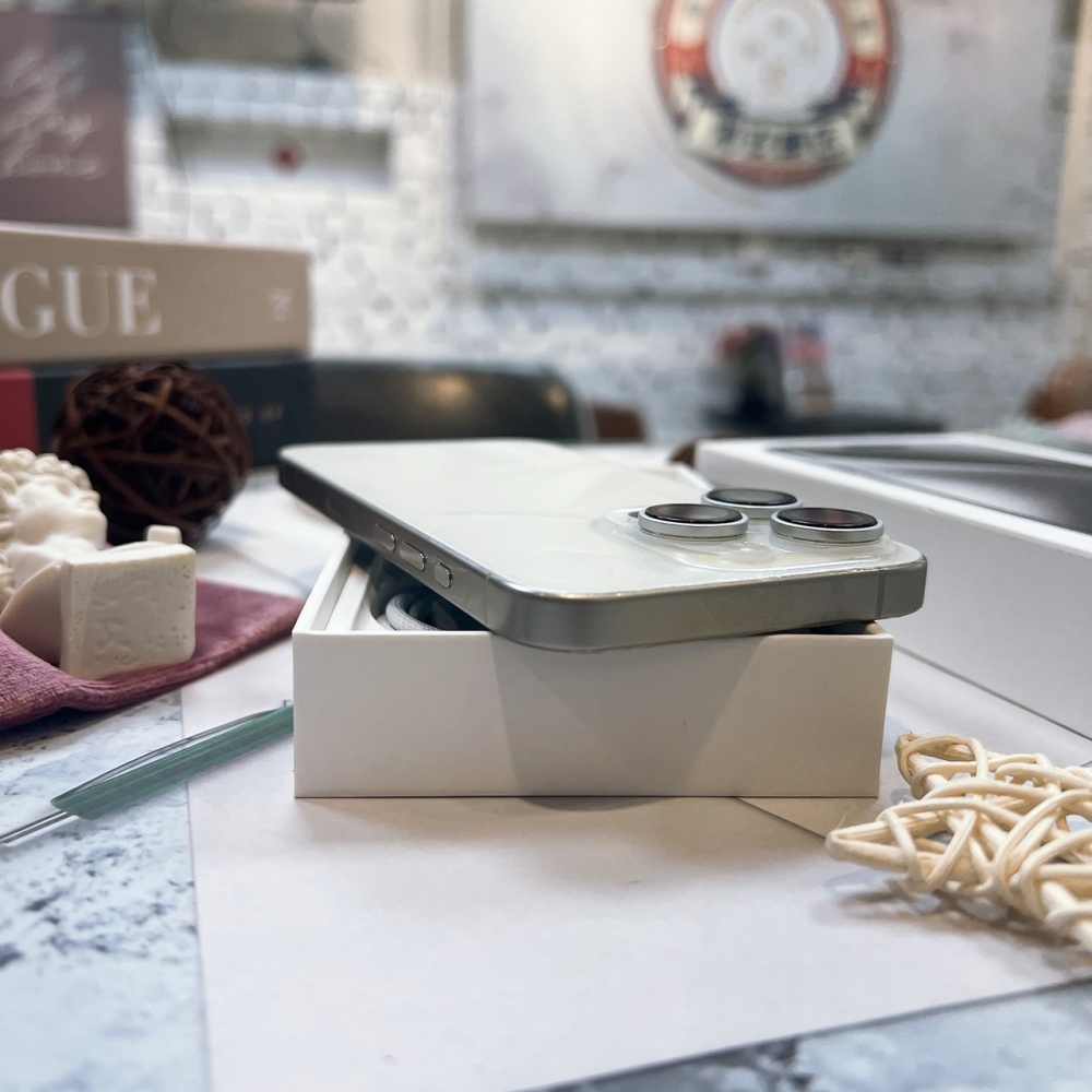 二手 iPhone15Pro 256G 白色*29630 (店家保固365天)