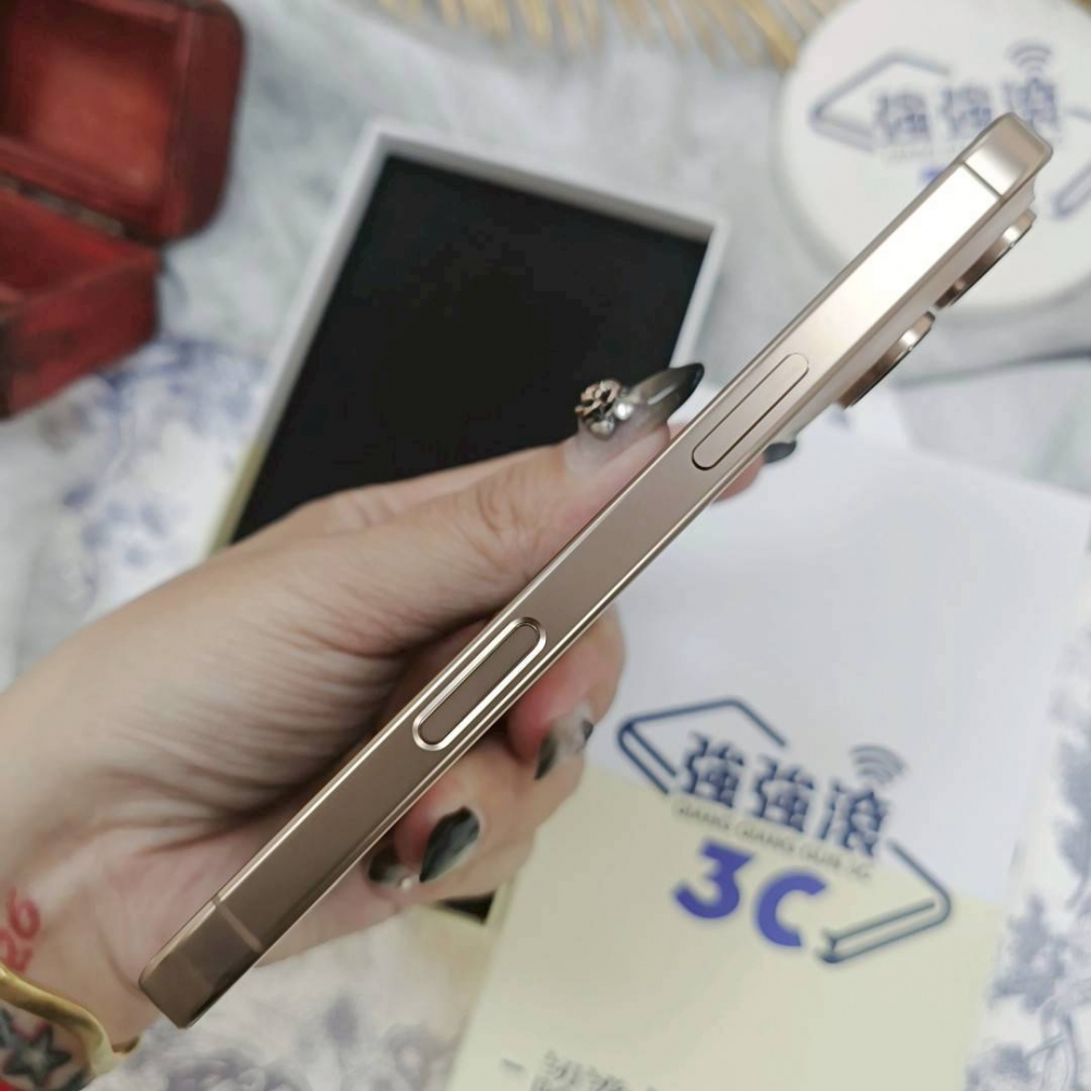 歸仁-iPhone16Pro256G金色*32675(店家保固一年)