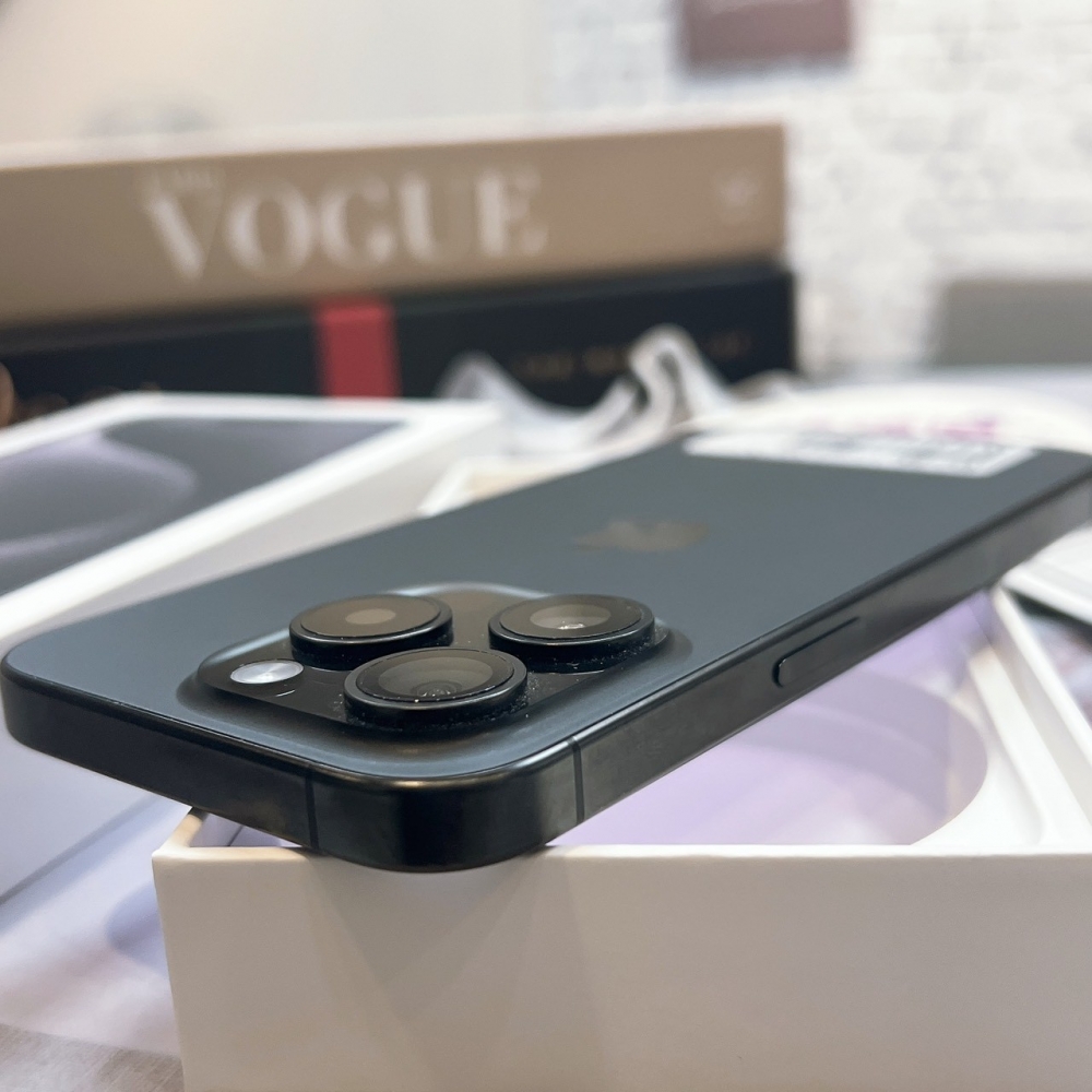 二手 iPhone15Pro 256G 黑色*39380 (店家保固365天)