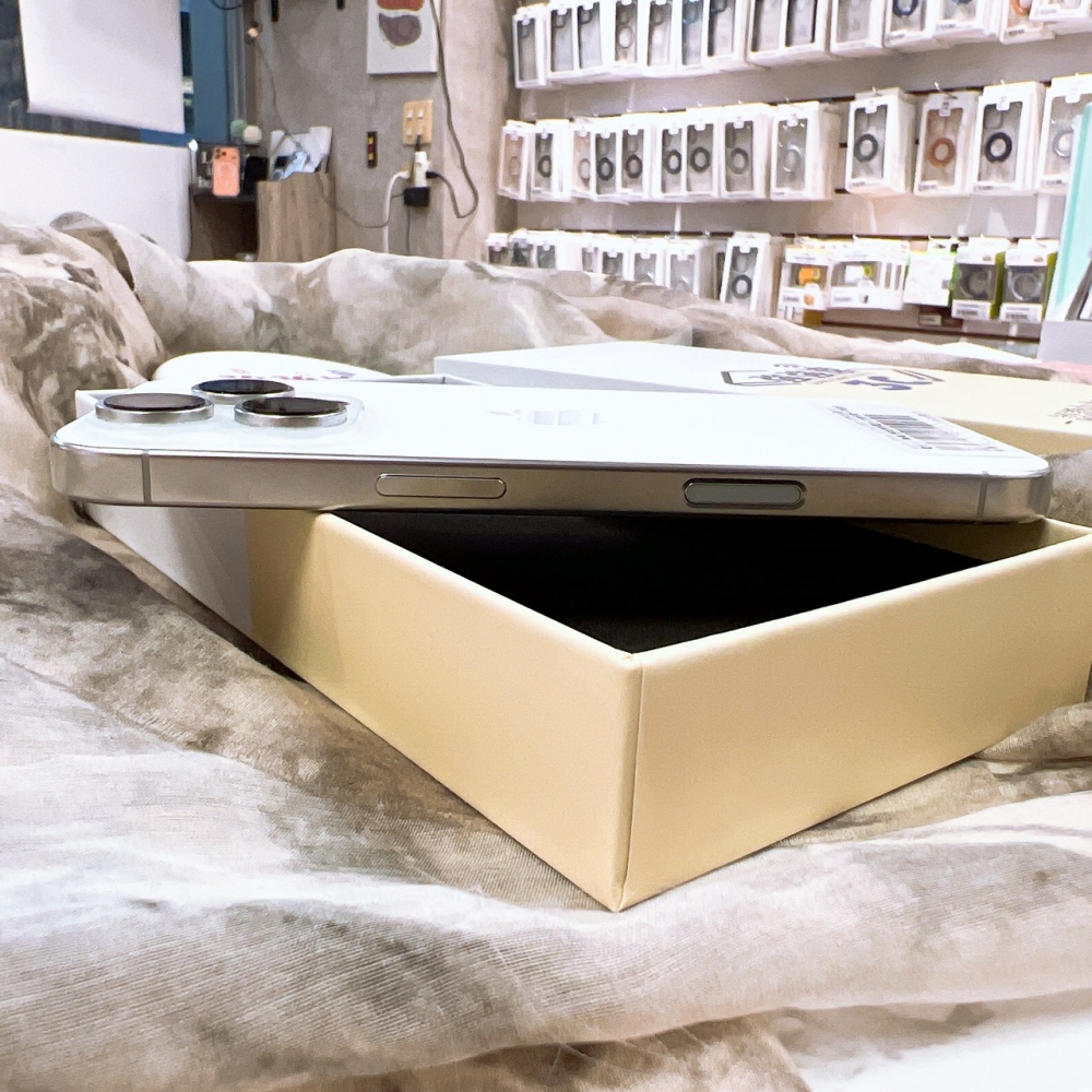 二手-iPhone16Pro 128G 白色*24160（店家保固365天）