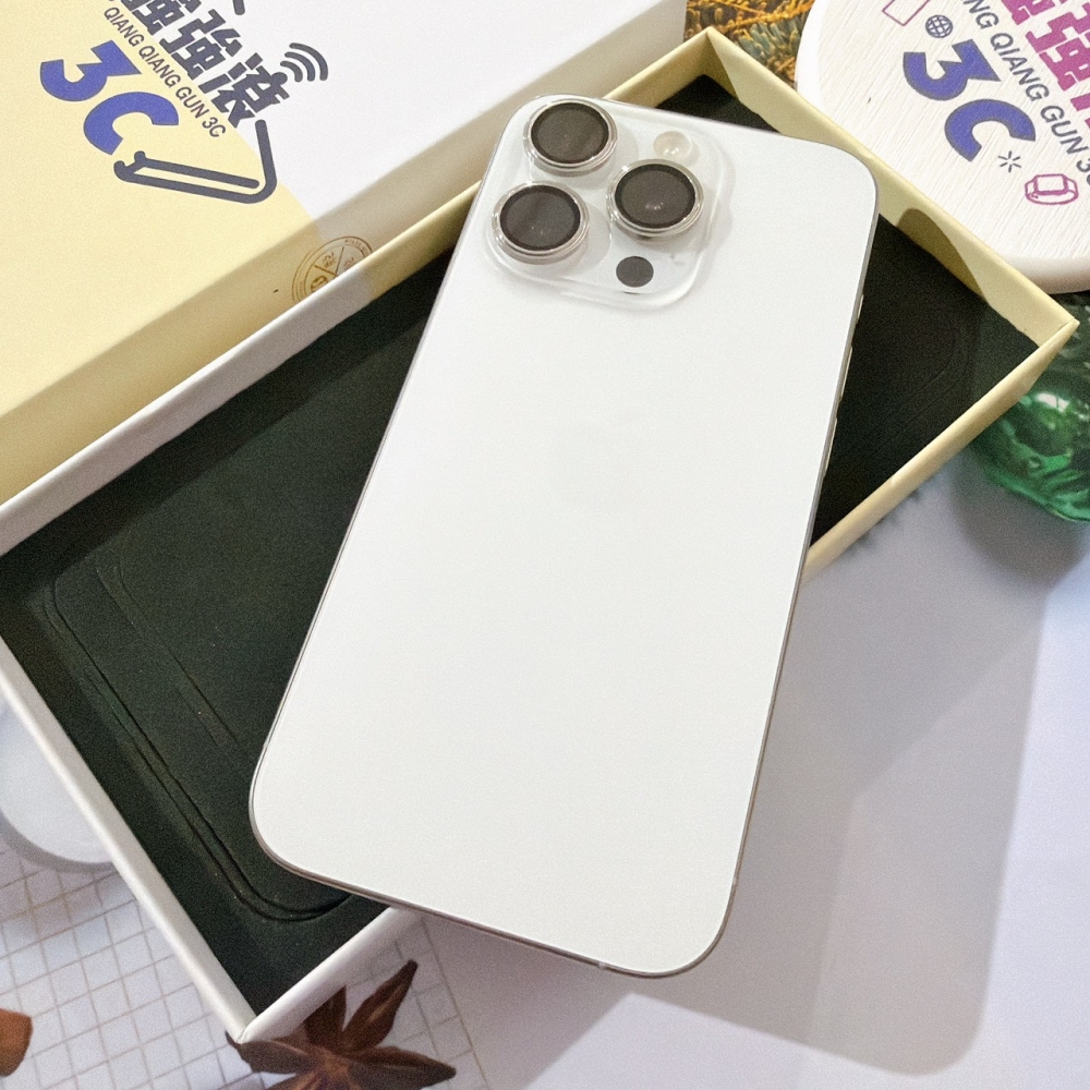 善化-二手 iPhone15 Pro 256G 白色#23670（店保365天） 