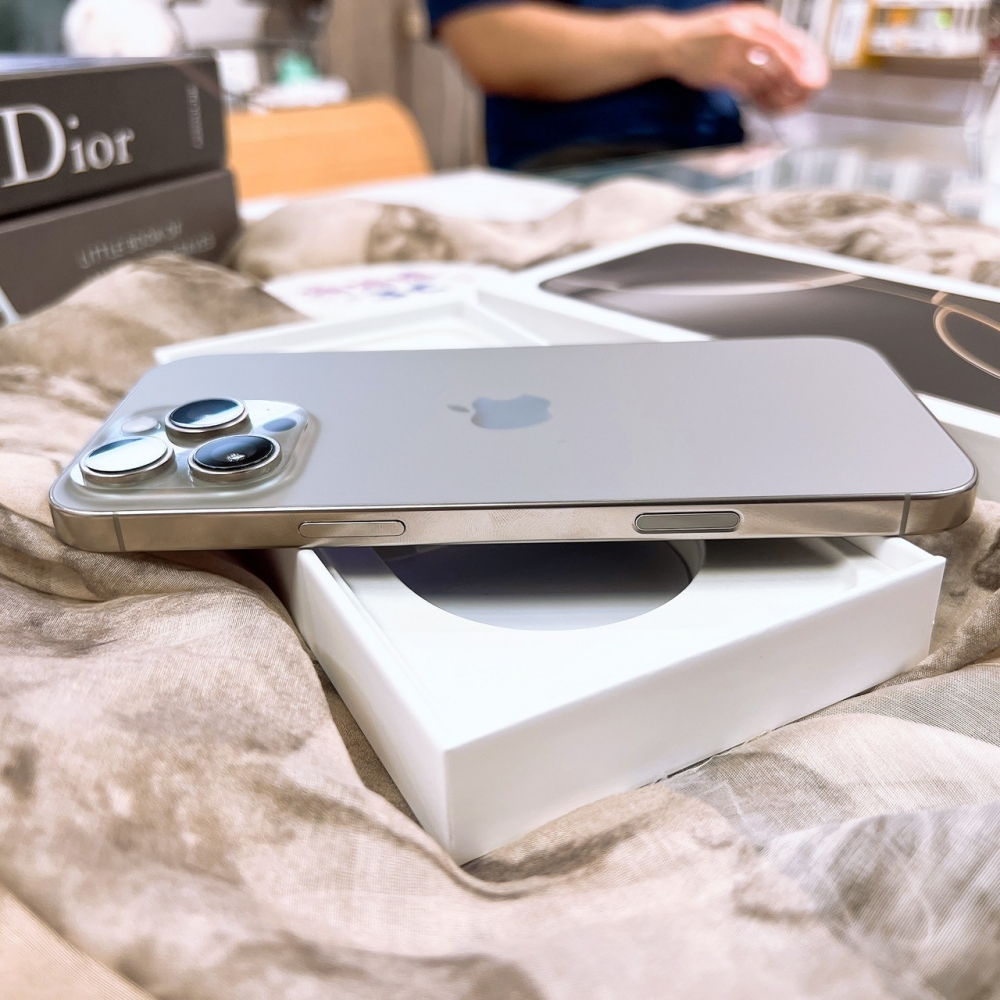 二手 iPhone 16 Pro Max 256G 原色*13435(店保365天)