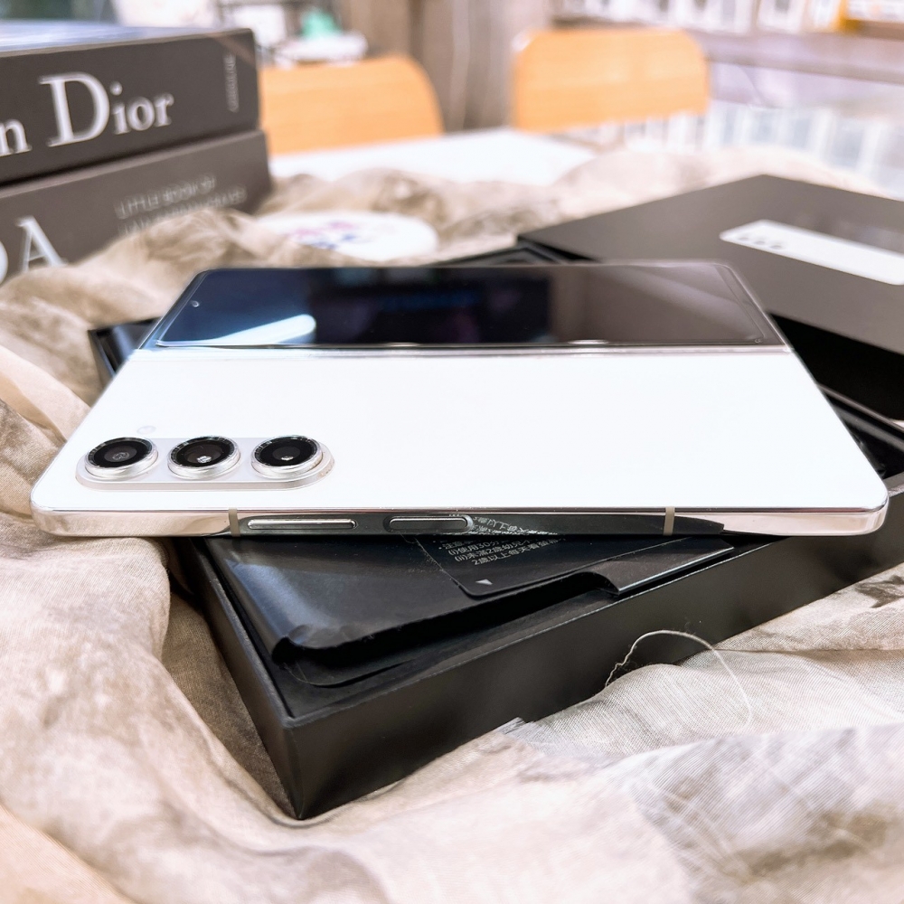 二手 三星 Z Fold 5 12+512G 白色*64270（店保90天）