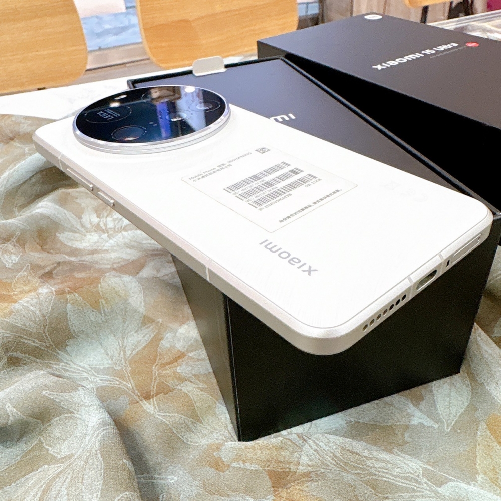 二手 小米 15 Ultra 16+512G 白色*42686（原廠保固內）