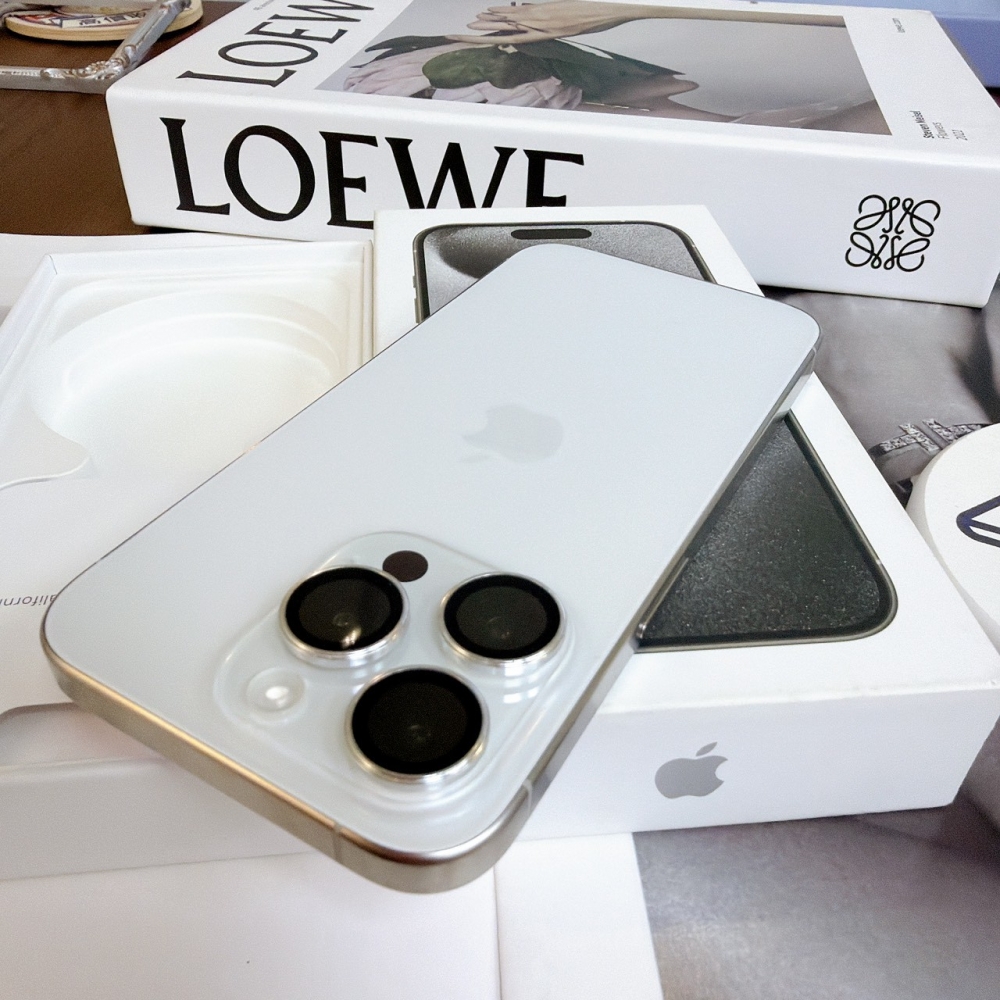 鹽行-二手 15Pro 256G 白色 #29359(店保365天)