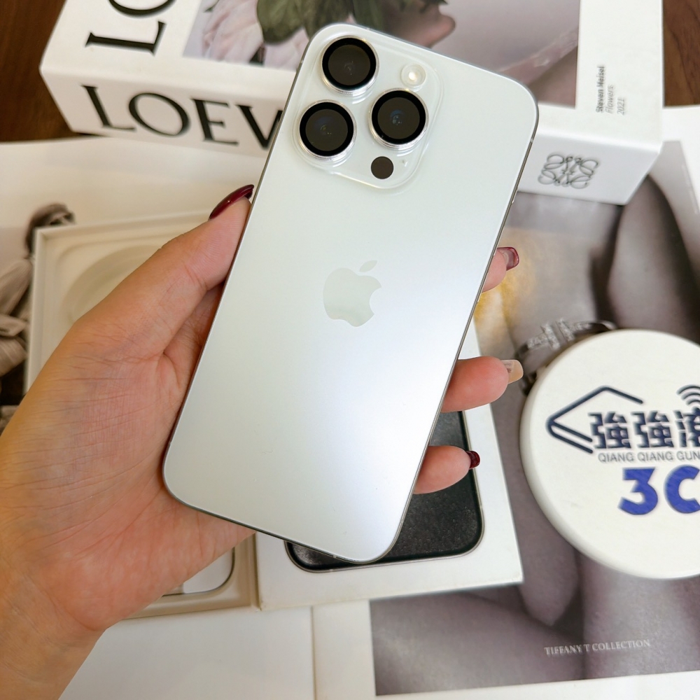 鹽行-二手 15Pro 256G 白色 #29359(店保365天)