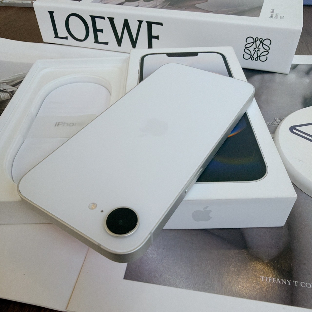 鹽行-二手iPhone16e 256G 白色 #57273（原廠保固）