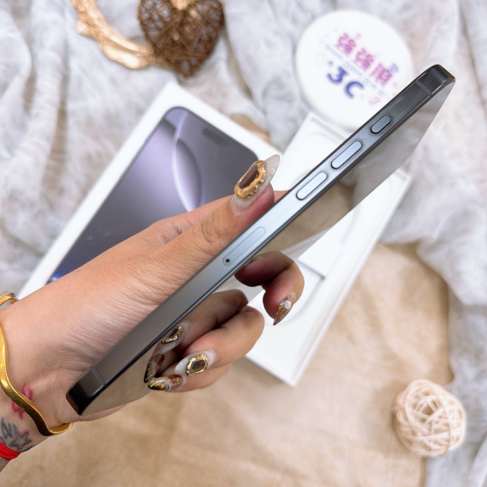 歸仁-二手iphone16 pro max 256黑色＃94432（原廠保內）