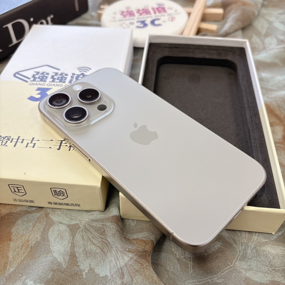 二手 iPhone15Pro 256G 原色*27155 (店家保固365天)
