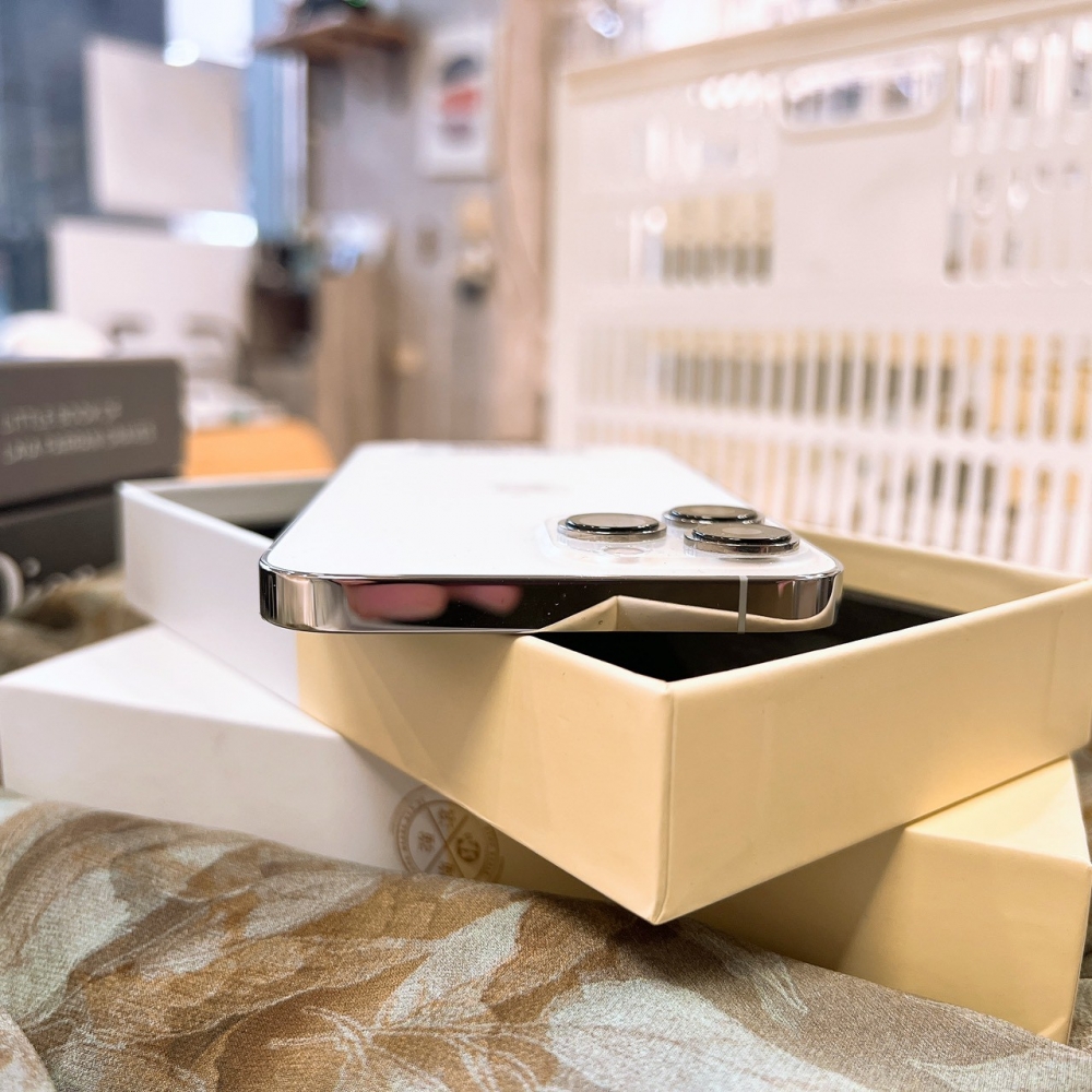 二手 13Promax128G 銀色*62960 (店家保固365天)