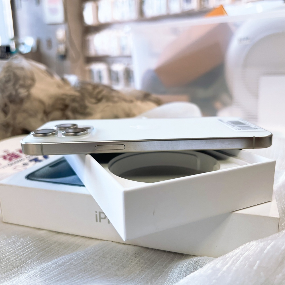 二手-iPhone15ProMax 512G 白色*56552(店家保固365天)