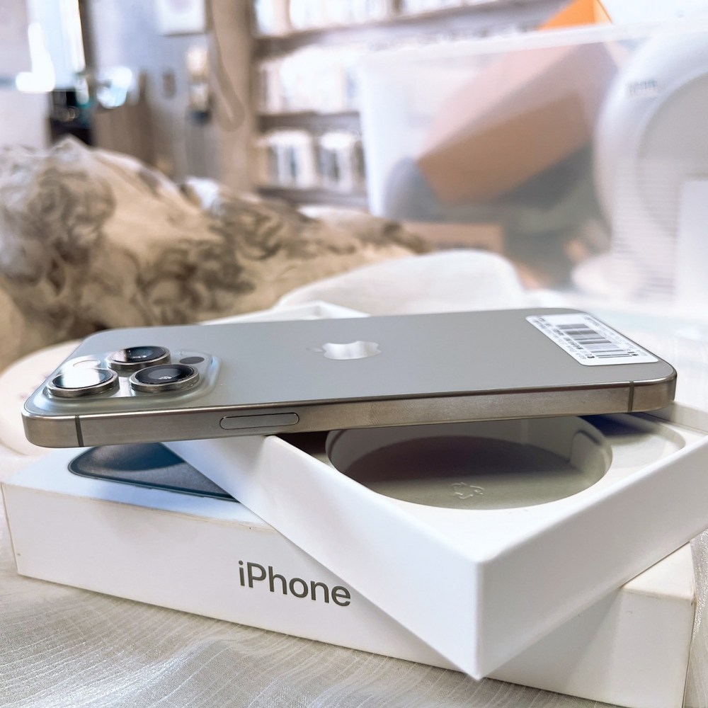 二手-iPhone15ProMax 256G 原色*45595(店家保固365天)