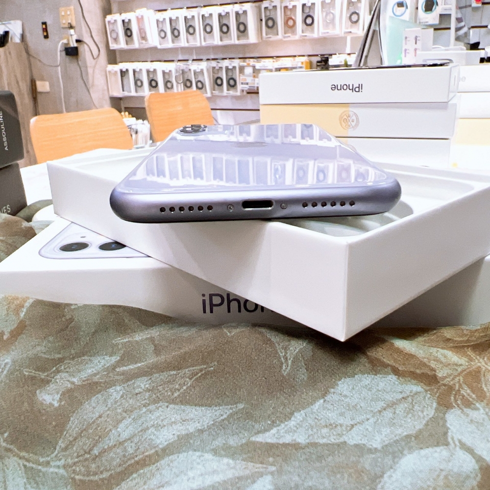 二手 iPhone11 64G 紫*13836(店家保固90天)