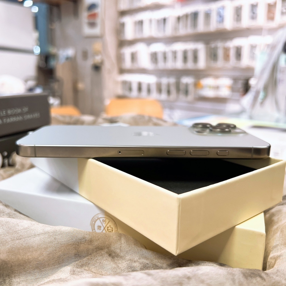 二手-iPhone16ProMax 256G 原*28055(店家保固365天)