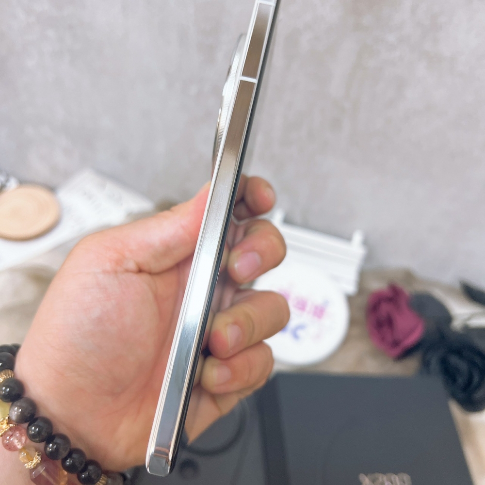 佳里-二手 VIVO X200 12+256G 白*93733（店保90天）