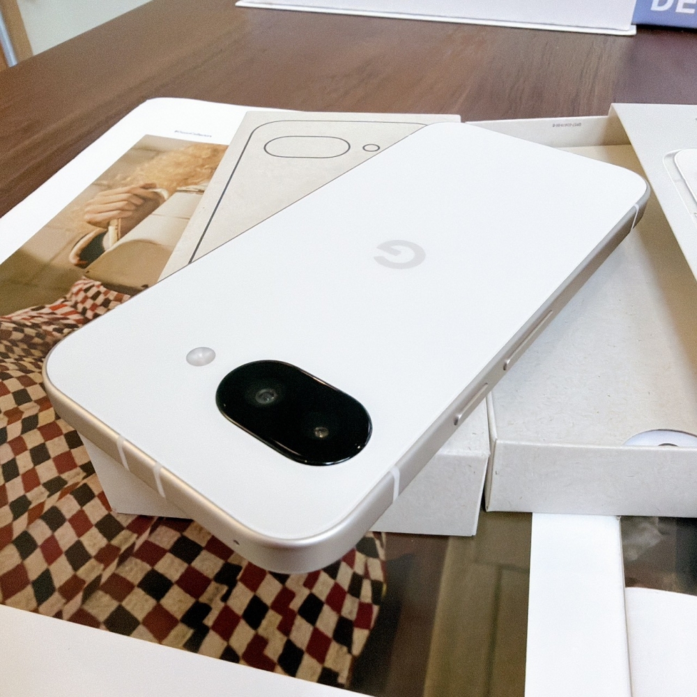 鹽行-二手 Goole pixel 9a 128G 米色#94561 （原廠保內）