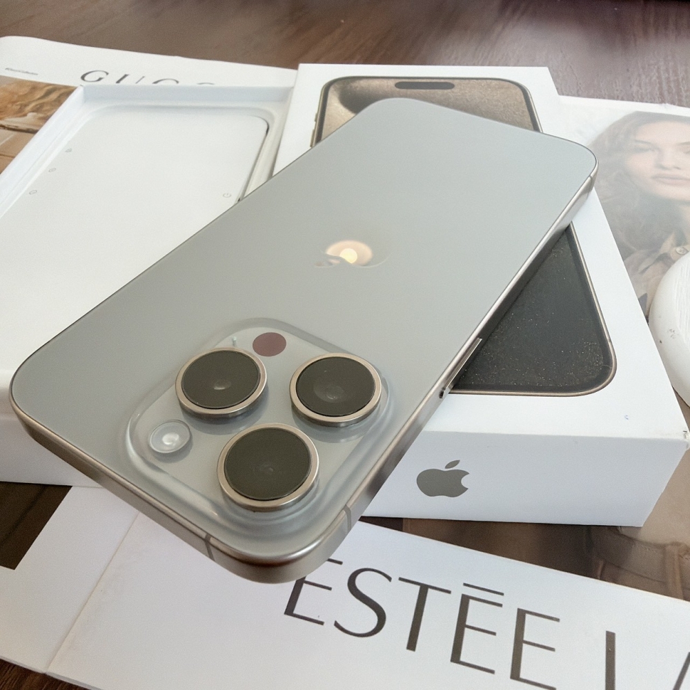 鹽行-二手 iphone 15pro 256G 原色 #96769（店家保固365天）