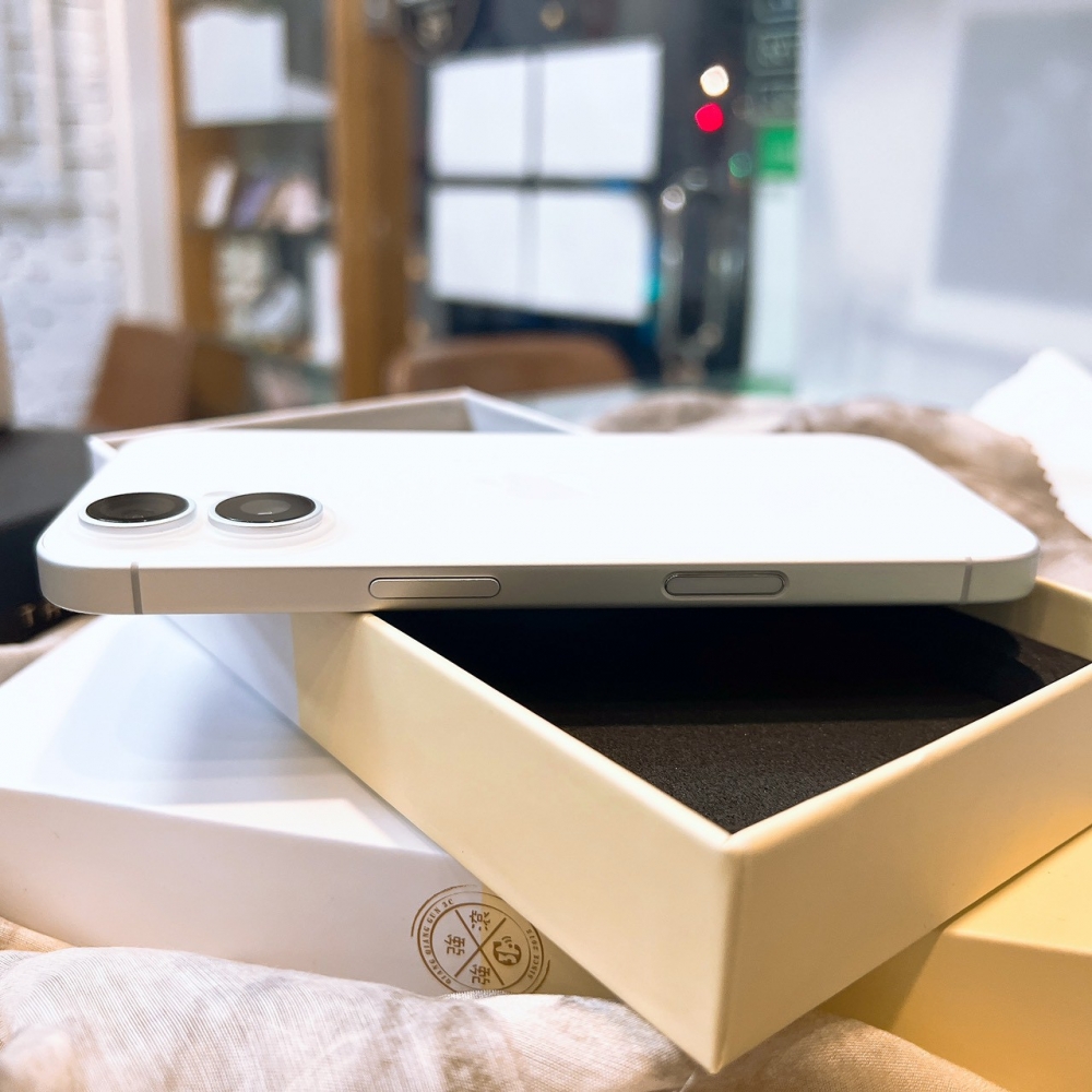 二手 iPhone16 128G 白色*83908(店家保固)