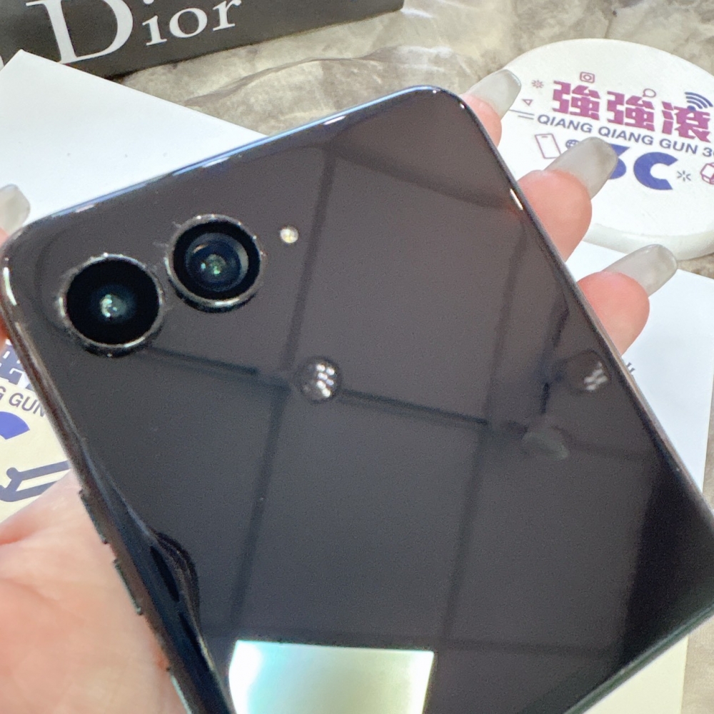 二手Moto Razr 60 Ultra 12+512G 綠色*68096