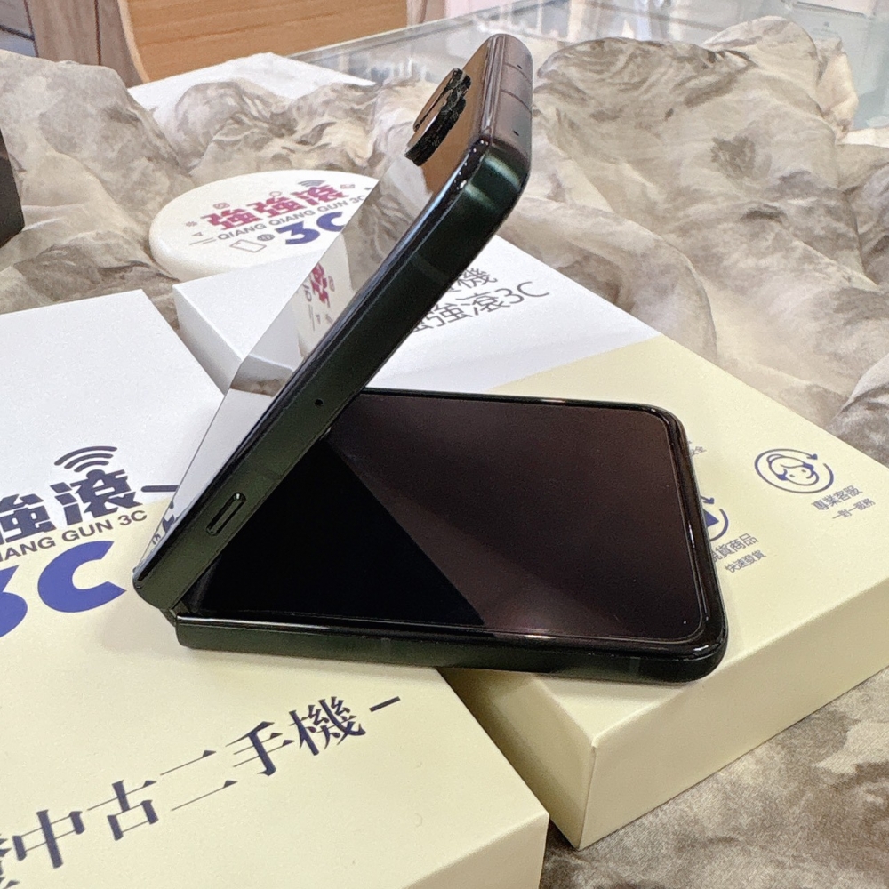 二手Moto Razr 60 Ultra 12+512G 綠色*68096